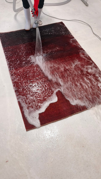 12年使用のイラン製ギャッベを完全水洗い